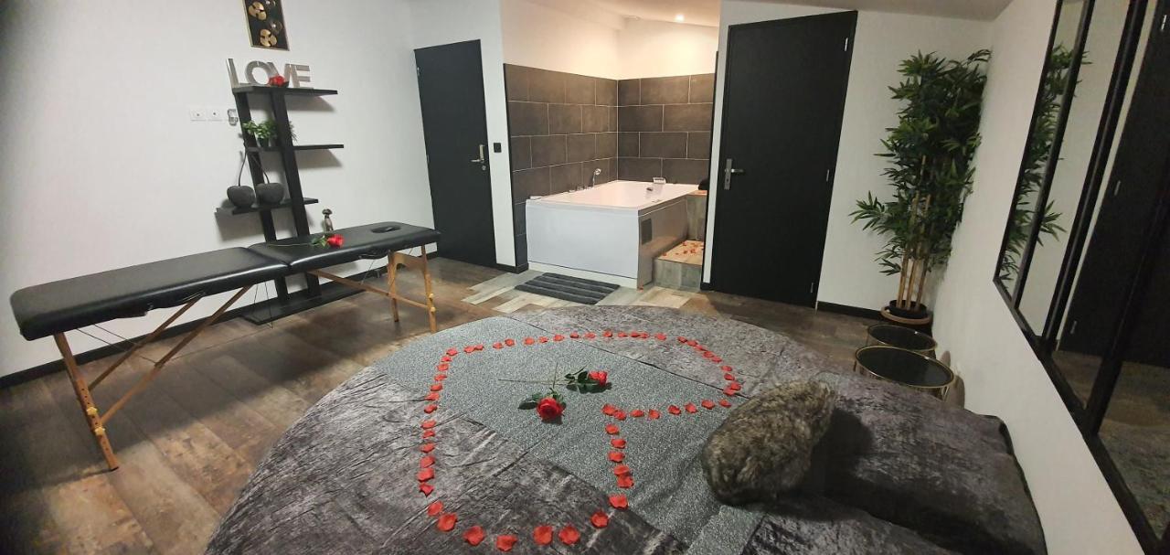 Love Rooms De La Presqu'Ile Saint-Vincent-de-Paul  Zewnętrze zdjęcie